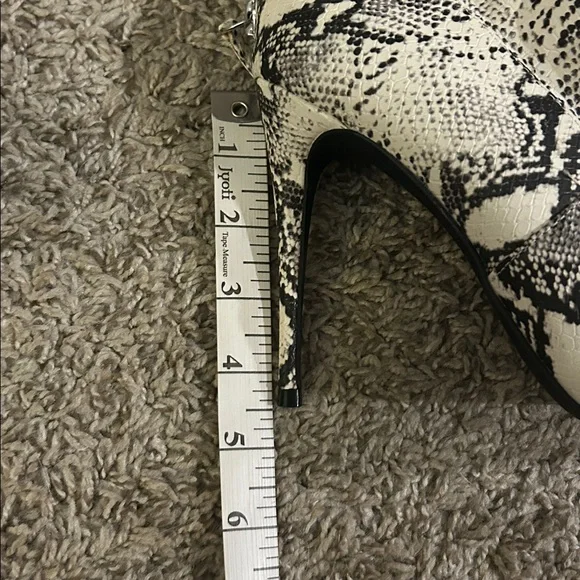 Steve Madden Boots - Picture 4 of 10